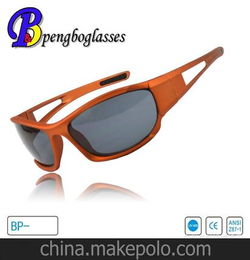 防滑简洁轻巧运动蛤蟆镜 广州眼镜厂直销 款式多多运动镜 其他户外用品
